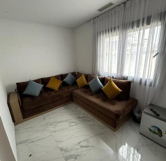 패밀리 스위트, Twin Hotel Tanger