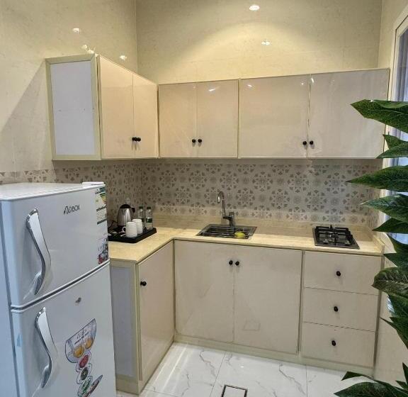 带大床的套房, فندق بانسي