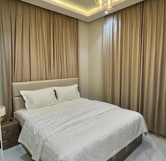 带大床的套房, فندق بانسي