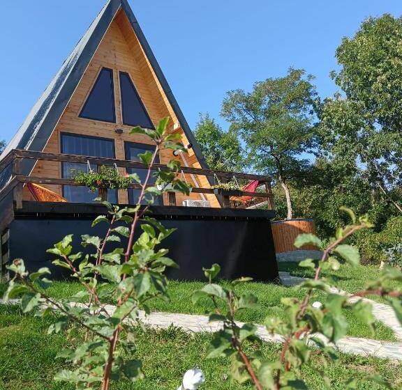 בונגלו משפחתי, Carpatina Rustic House