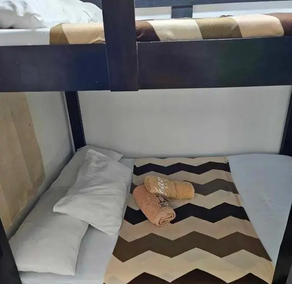 Perhehuone, Villa Tomasa Boracay Dmall