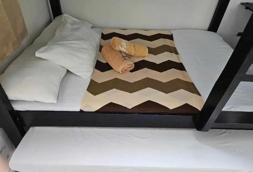 Perhehuone, Villa Tomasa Boracay Dmall