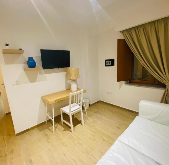 اتاق لوکس چهار تخته, B&b Selâavì Stabia