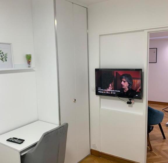 غرفة ديلوكس, Chambre Privée Face Arrêt De Tram Proche Métro 5 Pablo Picasso, Chambres Individuelles , La Cuisine