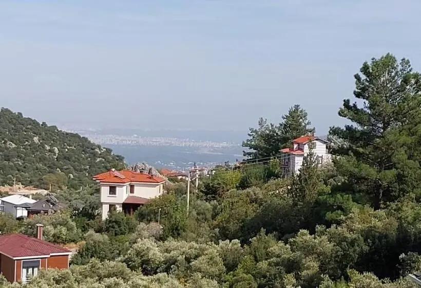 オーシャンビュースタンダードルームバルコニー付き, Seron Mountain House