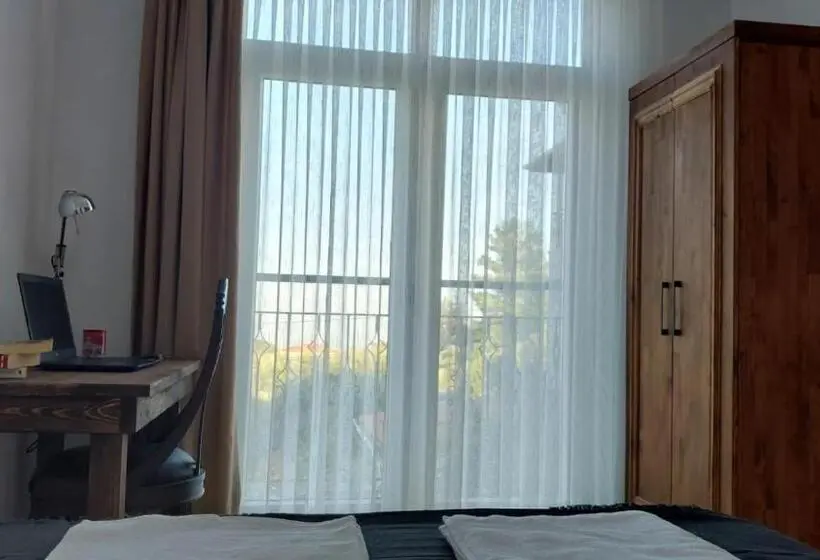 ガーデンビュースタンダードルーム, Seron Mountain House