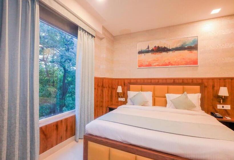 اتاق لوکس با تخت بزرگ, Clay Inn Hotel, Sohna Road, Sector 49, Gurugram