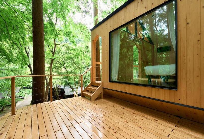 Standard Triple Room with Terrace, 自然人村