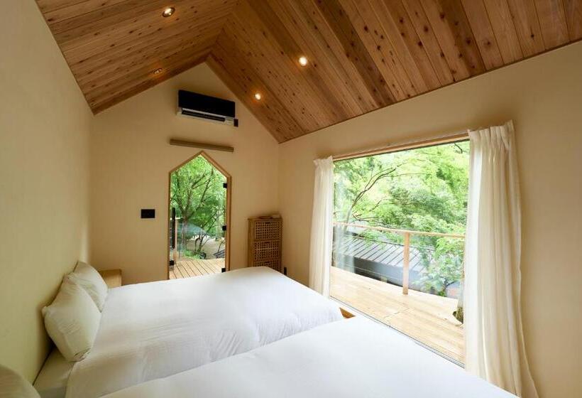 Standard Room 2 Double Beds, 自然人村