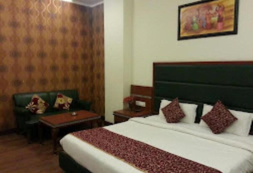 סוויטה, Dev International, Chhindwara