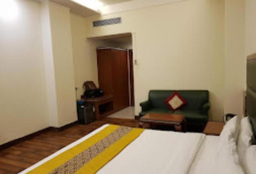 סוויטה, Dev International, Chhindwara