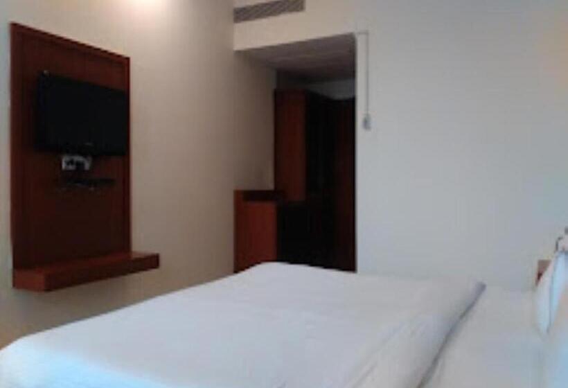 デラックスルーム, Dev International, Chhindwara