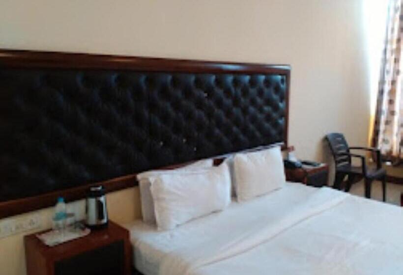 Номер Deluxe, Dev International, Chhindwara