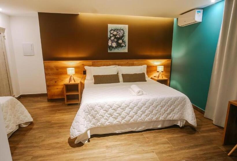 Quarto Triplo Estandar, Flores Da Praça