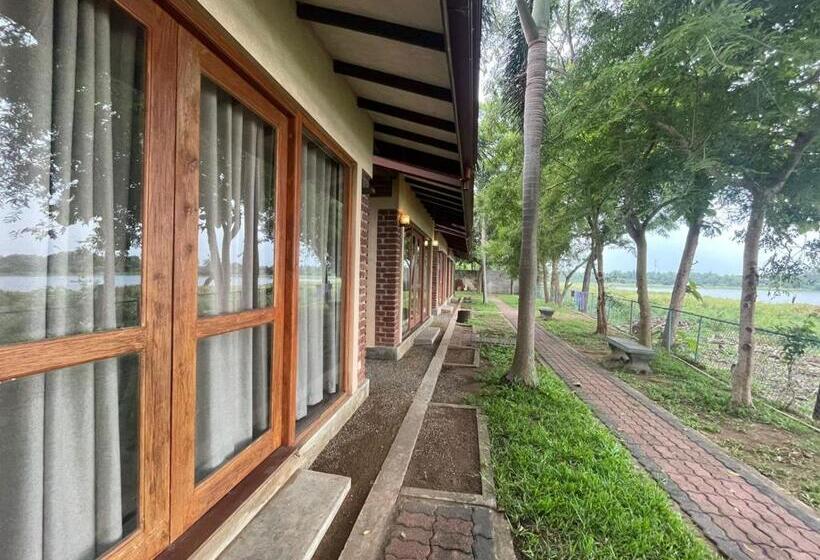 חדר דלוקס לשלושה, Lake Park