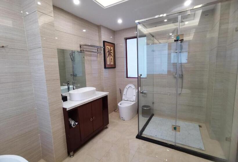 סוויטה משפחתית, Monmonboutique