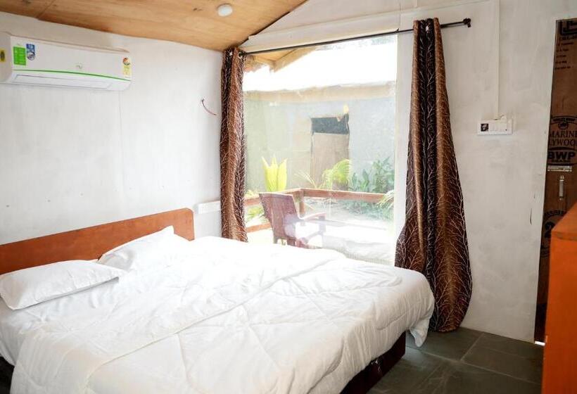 디럭스 테라스 룸 바다 전망, Om Beach Resort