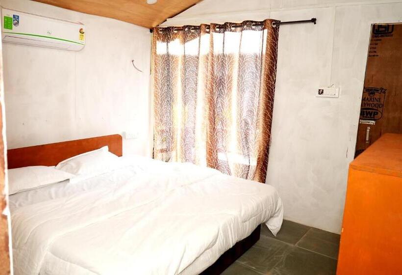 디럭스 테라스 룸 바다 전망, Om Beach Resort