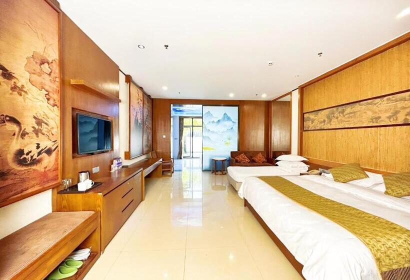 חדר סטנדרט לשלושה, Rainbow Valley Hot Spring