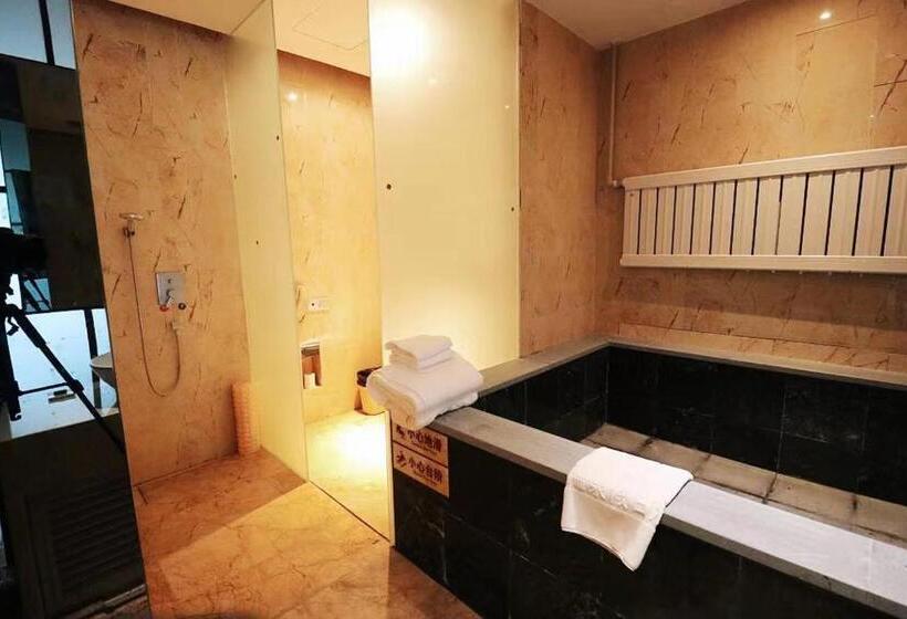 חדר דלוקס, Rainbow Valley Hot Spring