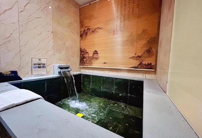 豪华家庭房间, Rainbow Valley Hot Spring