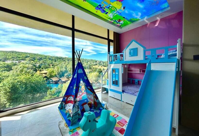 חדר משפחתי דלוקס, Rainbow Valley Hot Spring