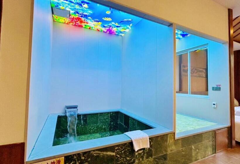 סוויטה, Rainbow Valley Hot Spring