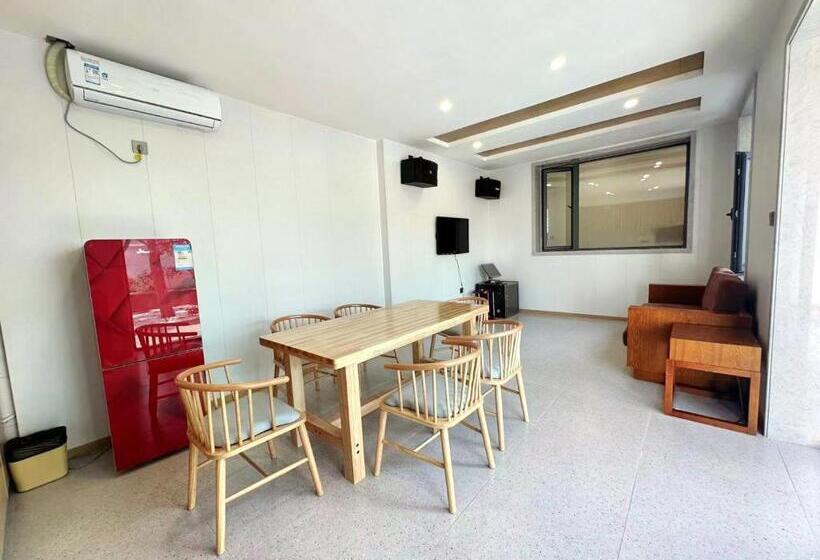 חדר קומפורט לשלושה, Rainbow Valley Hot Spring