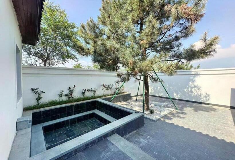 舒适三人间, Rainbow Valley Hot Spring