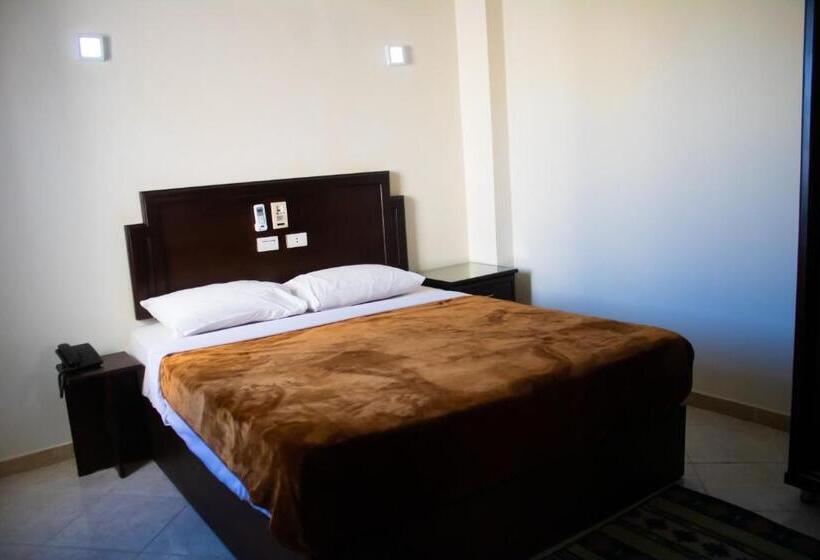 سوییت جونیور با چشم‌انداز دریا, Sharks Bay Oasis Soft Only & Amp Aqua Park And Diving