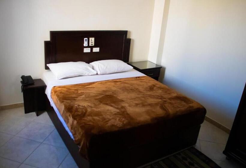 اتاق خانوادگی با چشم‌انداز دریا, Sharks Bay Oasis Soft Only & Amp Aqua Park And Diving