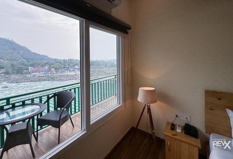 غرفة سوبيريور, The Leisure Cave On The Ganges