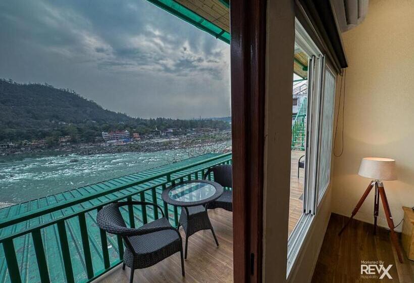 غرفة سوبيريور, The Leisure Cave On The Ganges