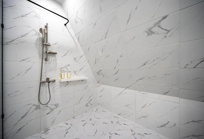 جناح, Cherryblossom