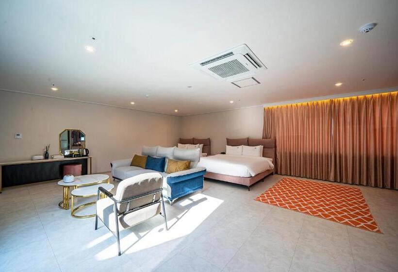 جناح, Cherryblossom