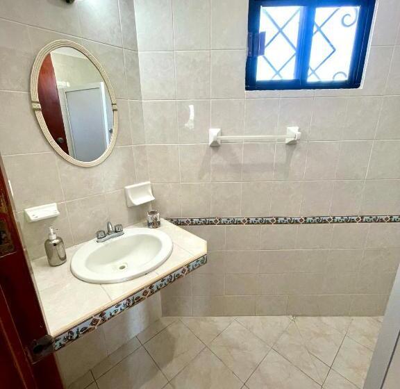 Háromágyas Comfort Szoba, Itzé Hostel Boutique   Progreso