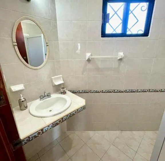 コンフォートトリプルルーム, Itzé Hostel Boutique   Progreso