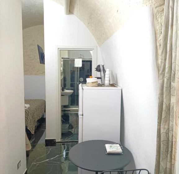 غرفة ديلوكس ثلاثية, Newhouse Rooms Black & White