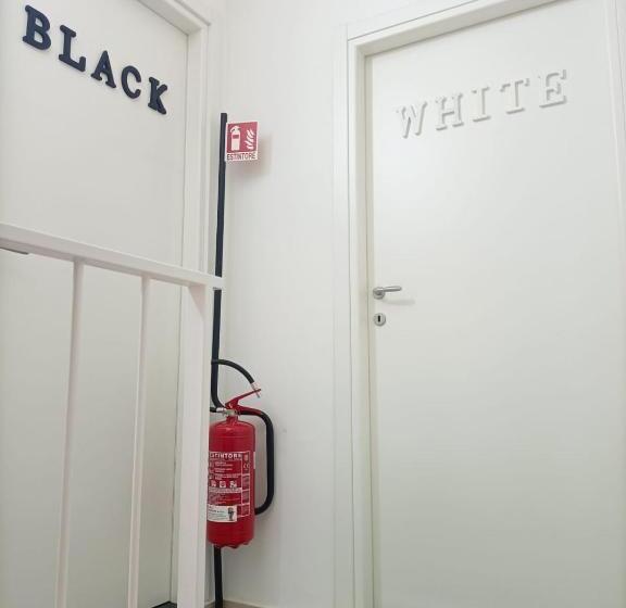 غرفة ديلوكس فردية, Newhouse Rooms Black & White