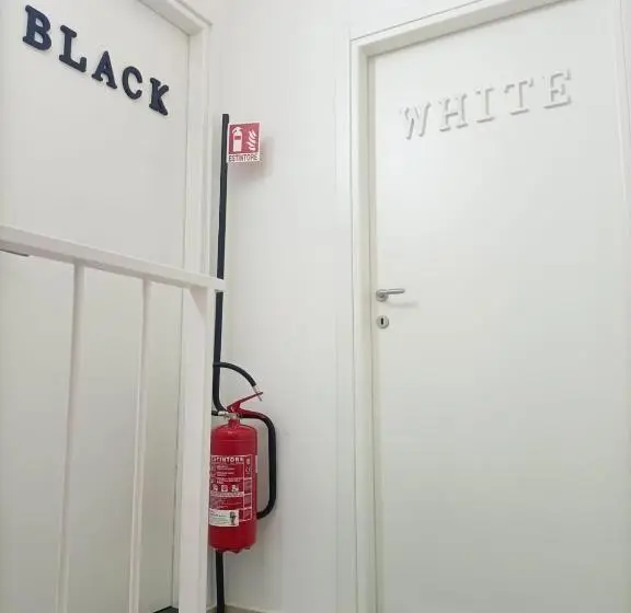 シングルデラックスルーム, Newhouse Rooms Black & White