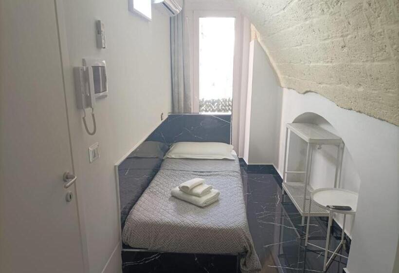 غرفة ديلوكس فردية, Newhouse Rooms Black & White