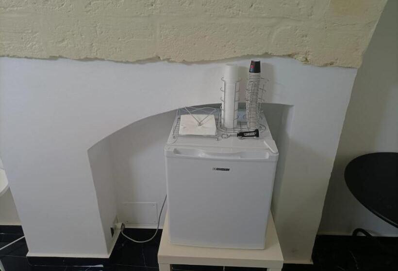 غرفة ديلوكس فردية, Newhouse Rooms Black & White