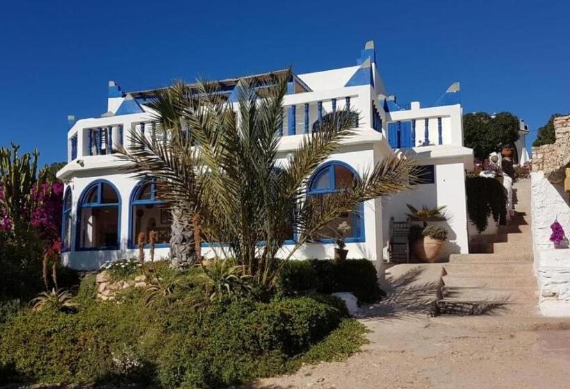 Номер Стандарт Трехместный, Room In Guest Room   Room In Villa Lair De La Mer No0969