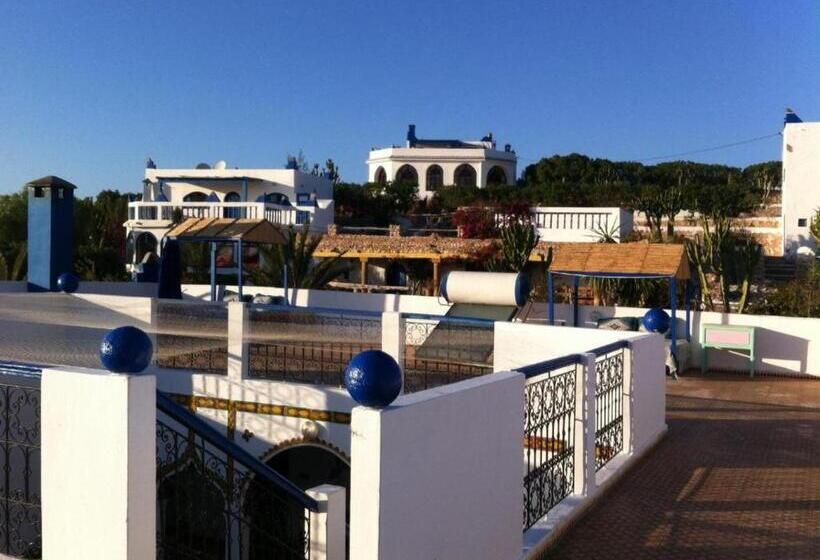 Номер Стандарт Трехместный, Room In Guest Room   Room In Villa Lair De La Mer No0969