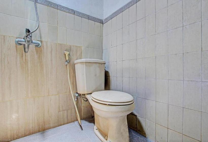 غرفة إقتصادية ثلاثية, Spot On 93182 Hotel Jaya Kusuma