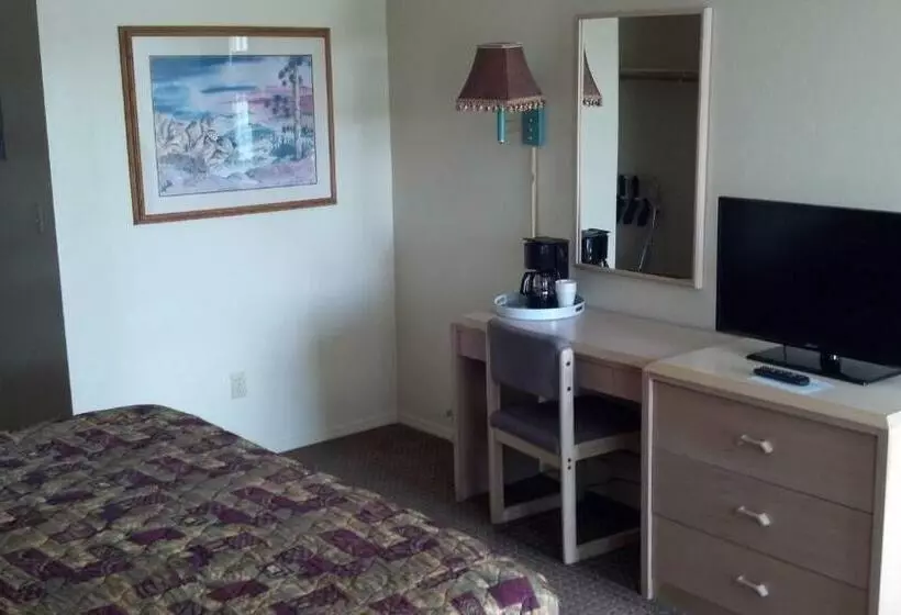 キングサイズベッドのスタンダードルーム, Heritage House Motel