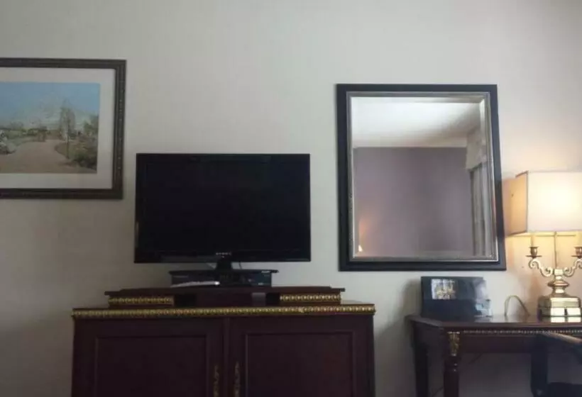 キングサイズベッドのスタンダードルーム, America S Best Inn Urbana Champaign