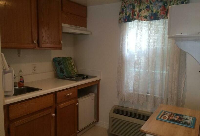 Студия Стандарт, Angie's Guest Cottage