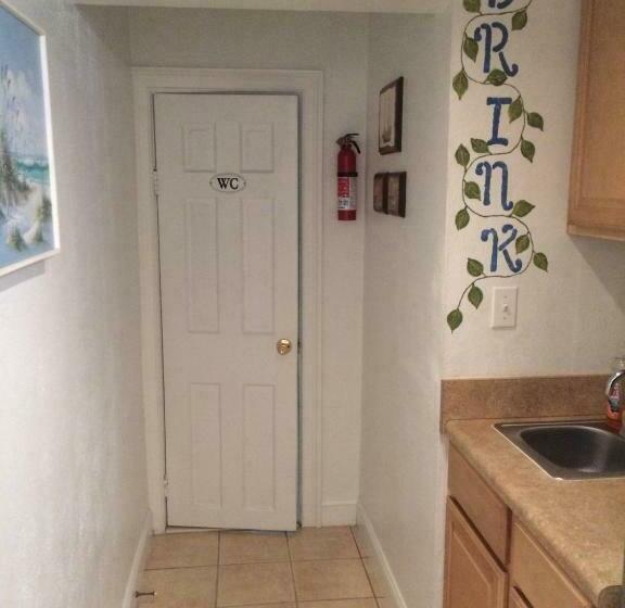 Студия Стандарт, Angie's Guest Cottage