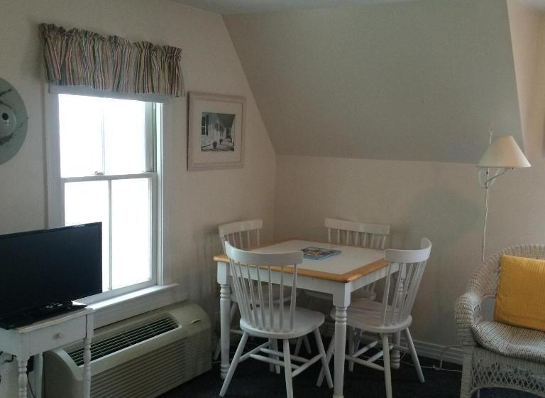 Апартаменты 1 Спальня с Балконом, Angie's Guest Cottage